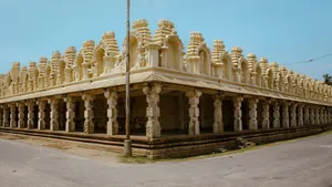 a building with columns jigsaw puzzle