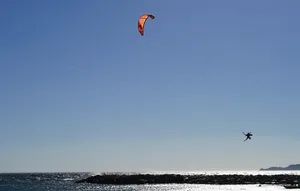kite surfing jigsaw puzzle